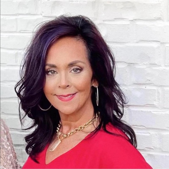 Meet your Posher, Dawn - Picture 1 of 1